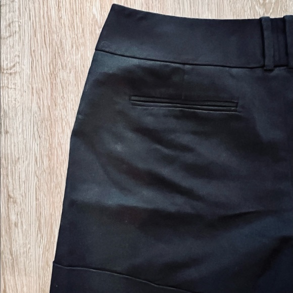 The Limited cuffed short size 12 - Picture 9 of 9